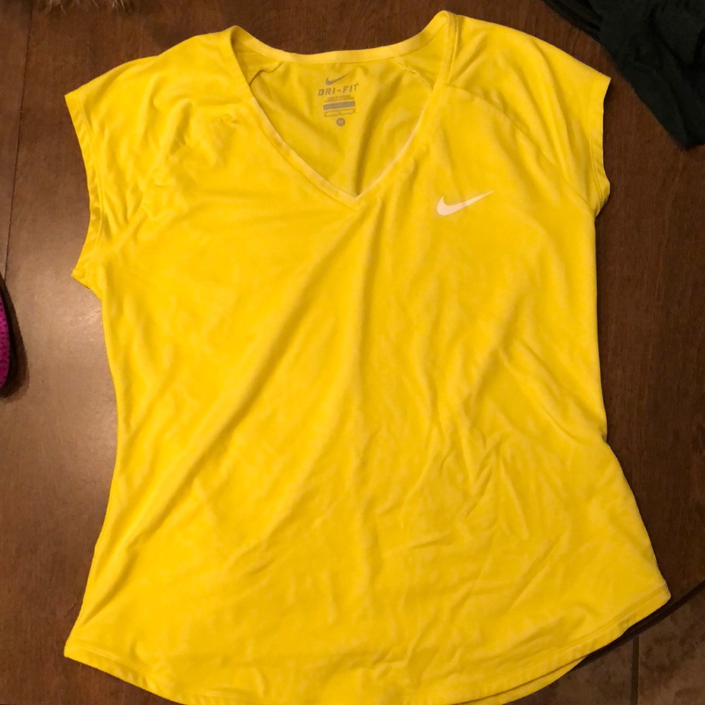 3 Nike Dri-Fit court shirts size M.
